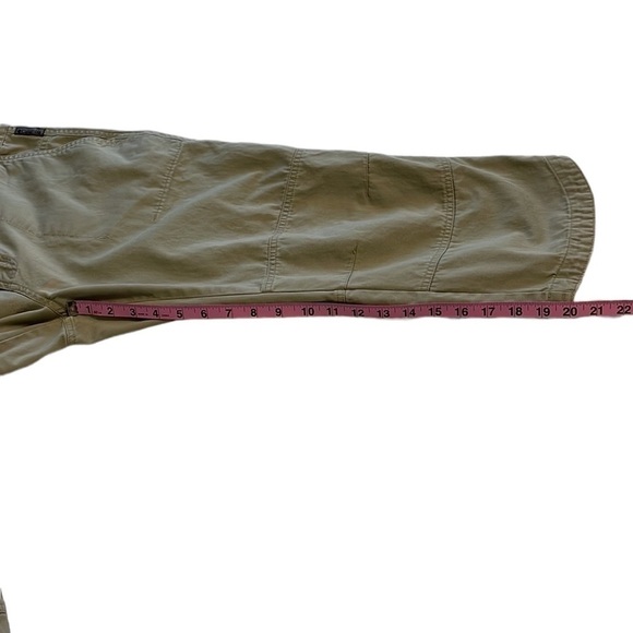 Columbia Khaki Hiking Capris - Size 10 - Picture 8 of 10